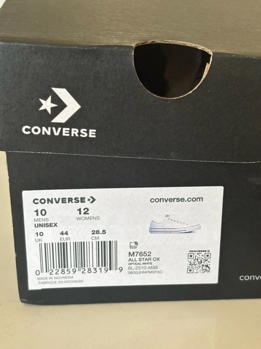 NWT Converse All Star Men's Low Top Sneakers in White with Red Stripe Size 10